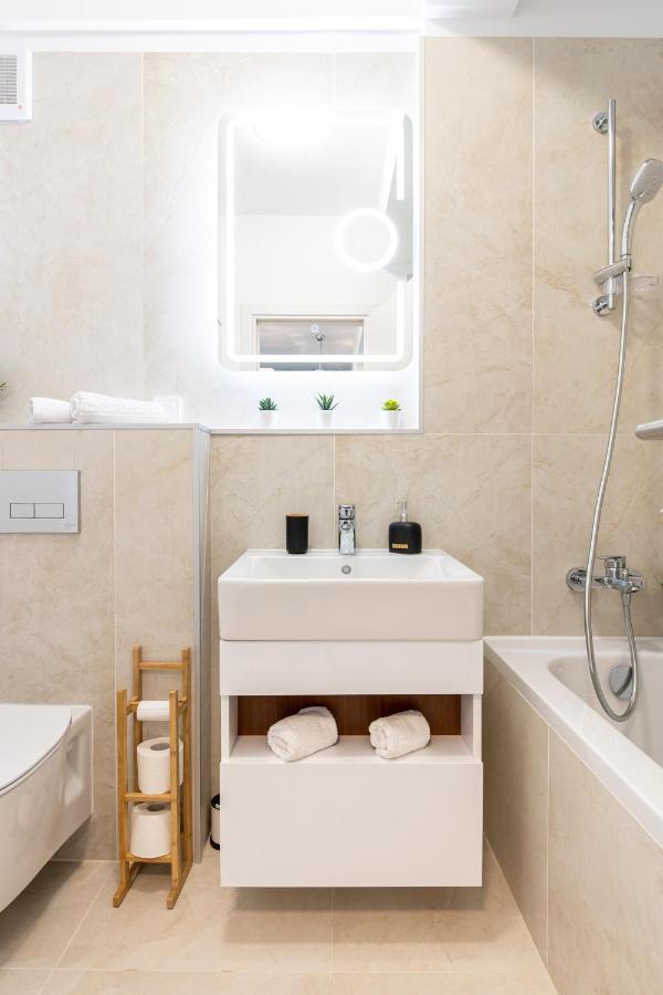 North 26 - Aviatiei Apartman Bukarest Kültér fotó